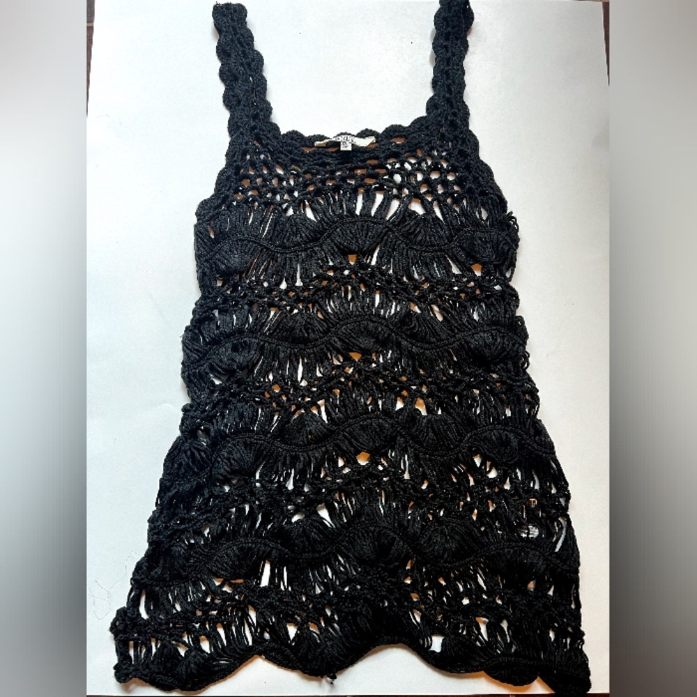 BB Dekoda black crochet knit top M